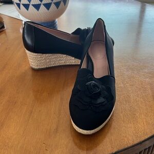 Taryn Rose Espadrilles black stretch like new size 7B